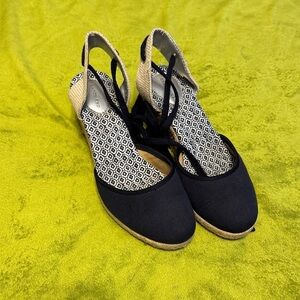 Lands End Women’s Size 7 Navy Espadrille Tie Up Wedge